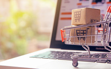 Rozwój sklepów internetowych w Polsce - fenomen e-commerce